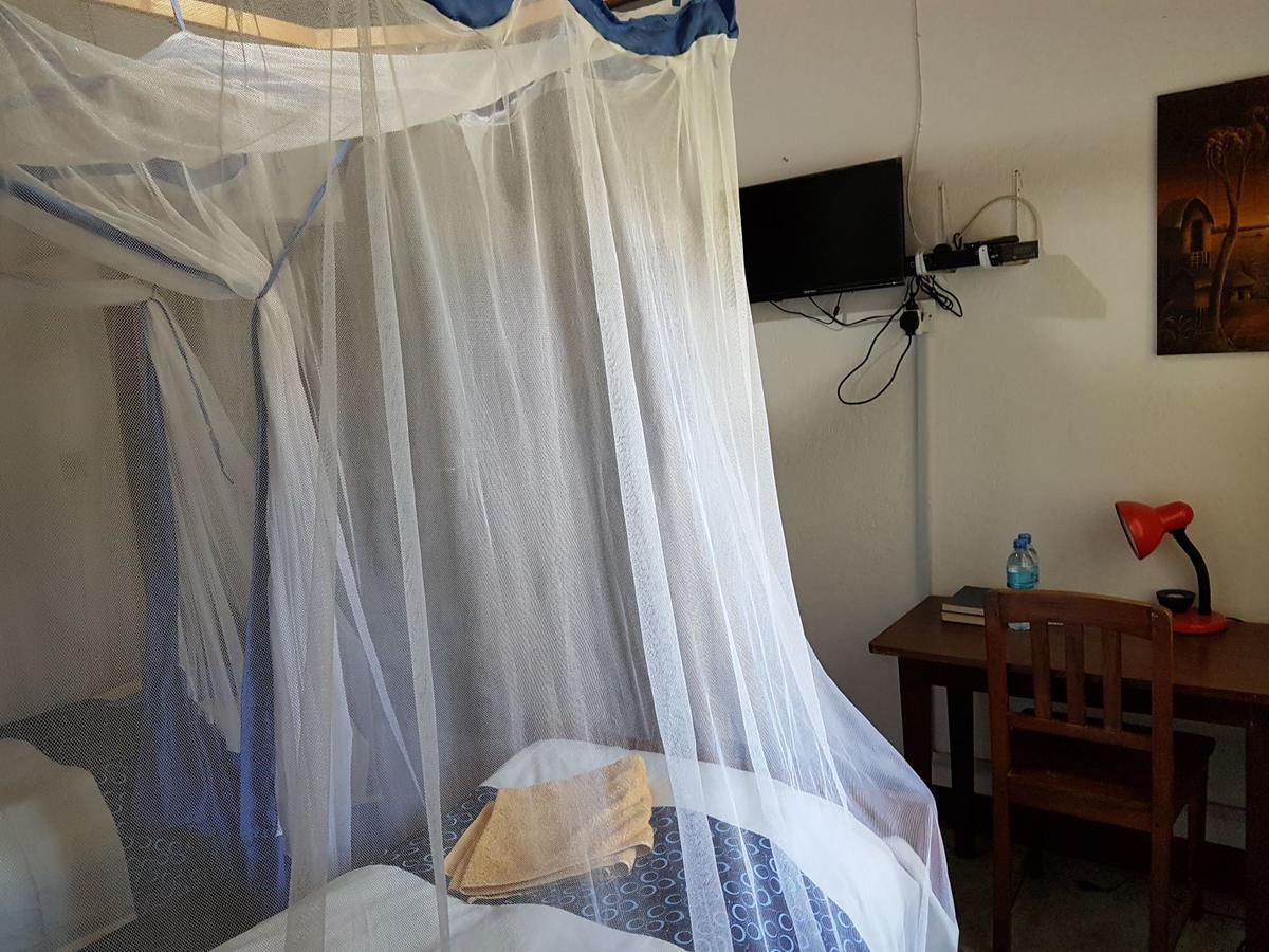 فندق Karibuni Center ميبيا المظهر الخارجي الصورة