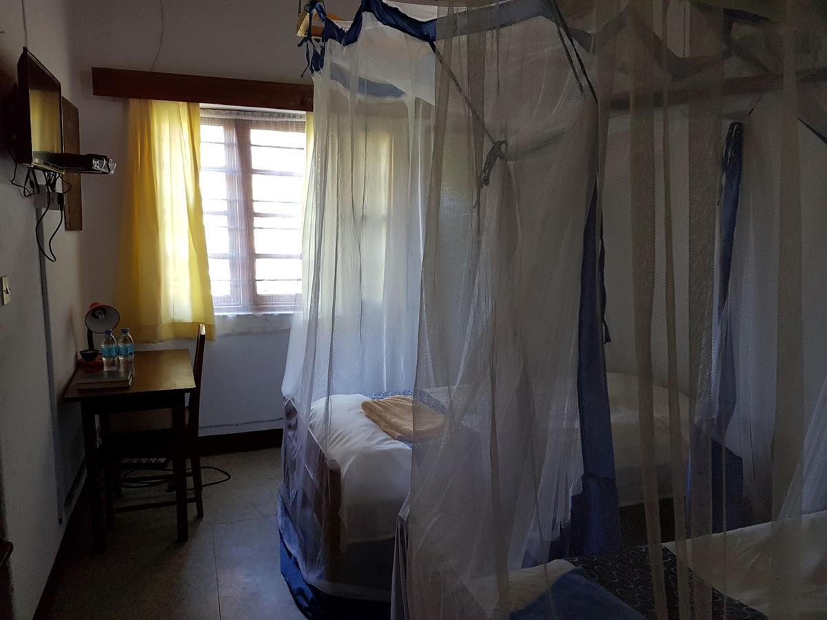 فندق Karibuni Center ميبيا المظهر الخارجي الصورة