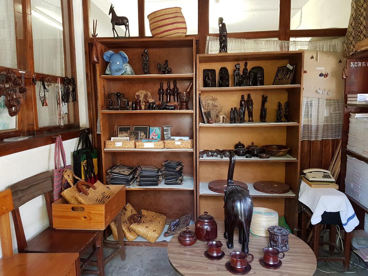 فندق Karibuni Center ميبيا المظهر الخارجي الصورة
