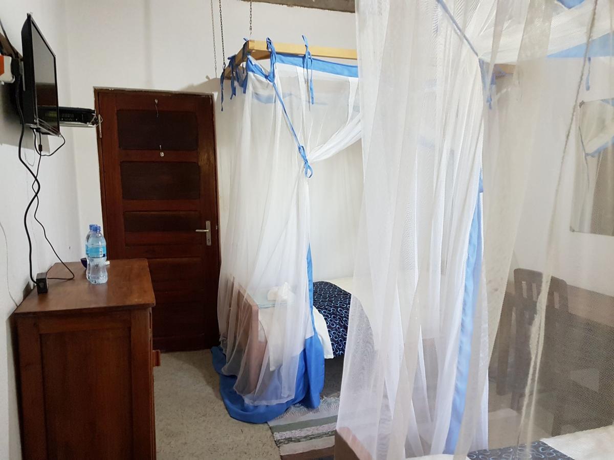 فندق Karibuni Center ميبيا المظهر الخارجي الصورة