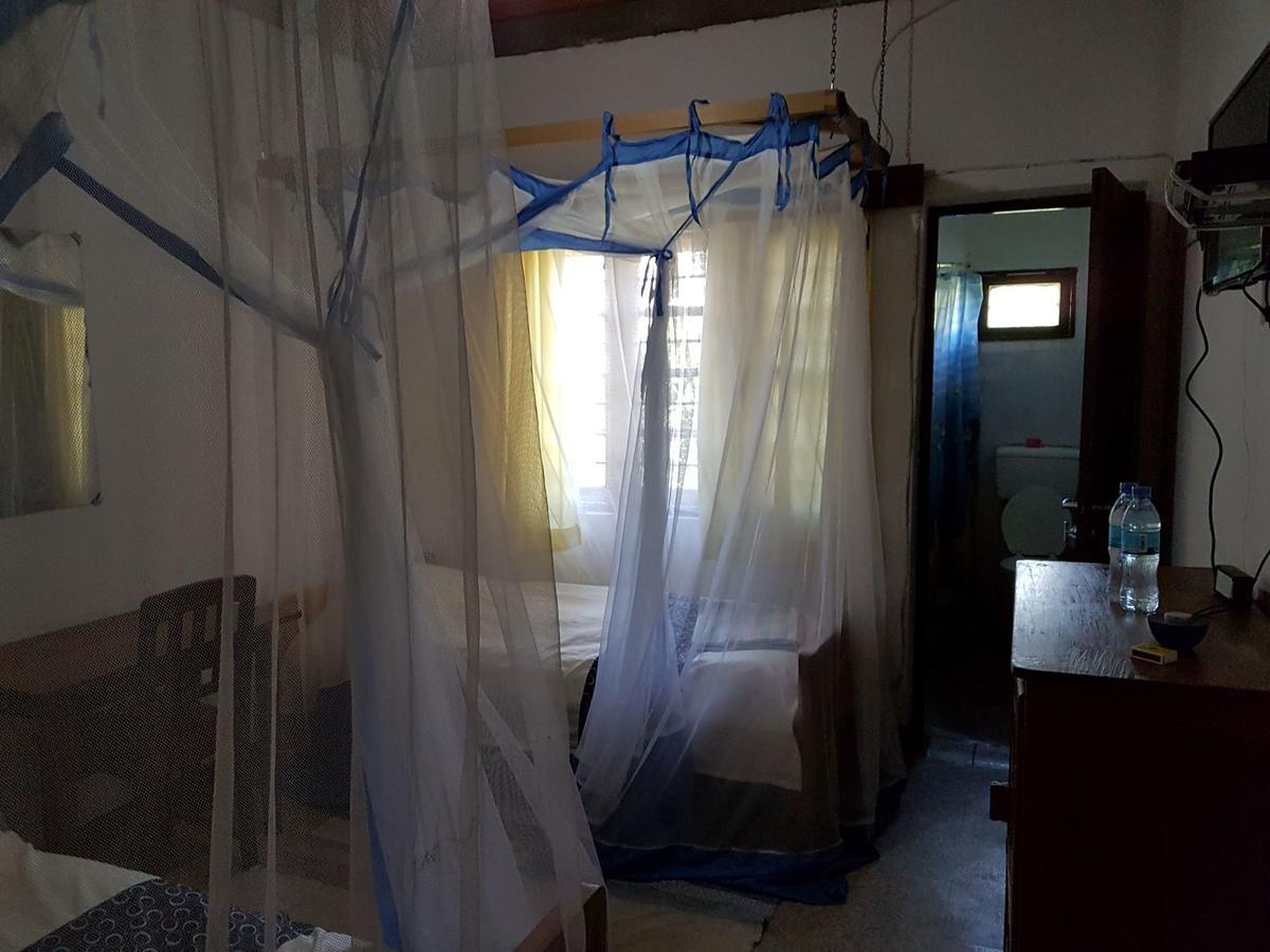 فندق Karibuni Center ميبيا المظهر الخارجي الصورة